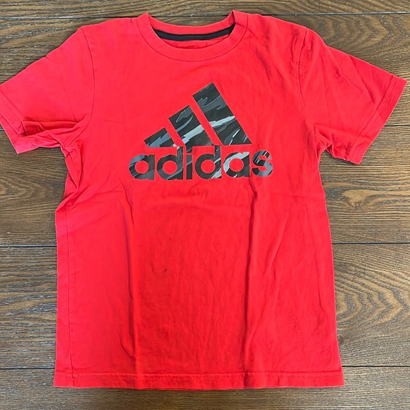 Size 7 adidas shirt - Picture 1 of 5